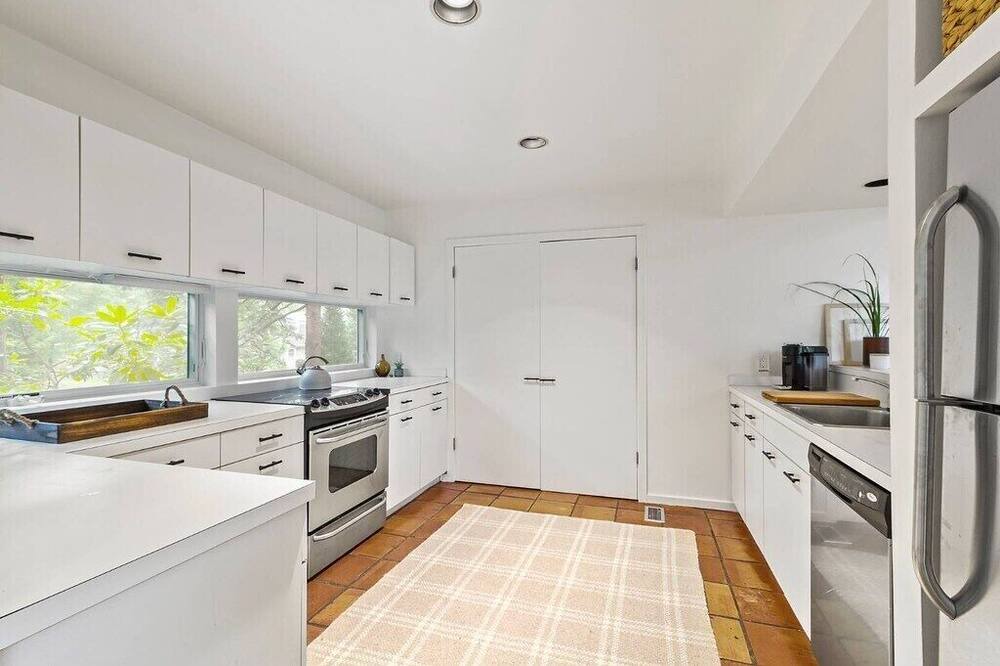 Photo of Kitchen in Northwest Harbor