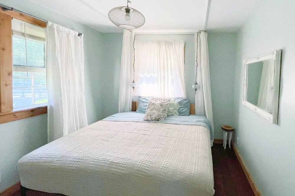 Photo of Bedroom in Sloatsburg