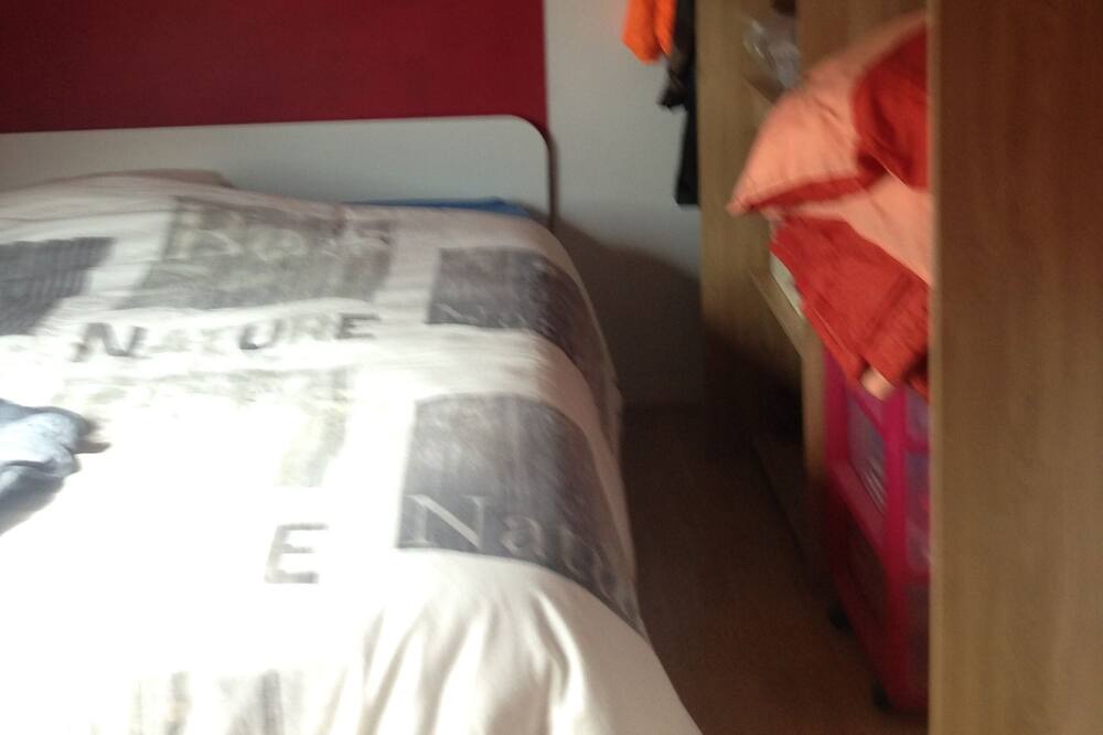 Photo of Bedroom in Sains