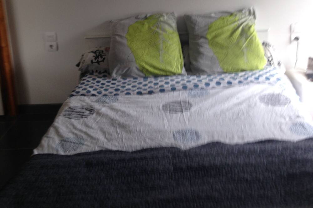Photo of Bedroom in Sains