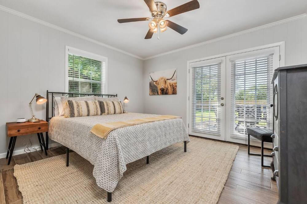 Photo of Bedroom in College Station