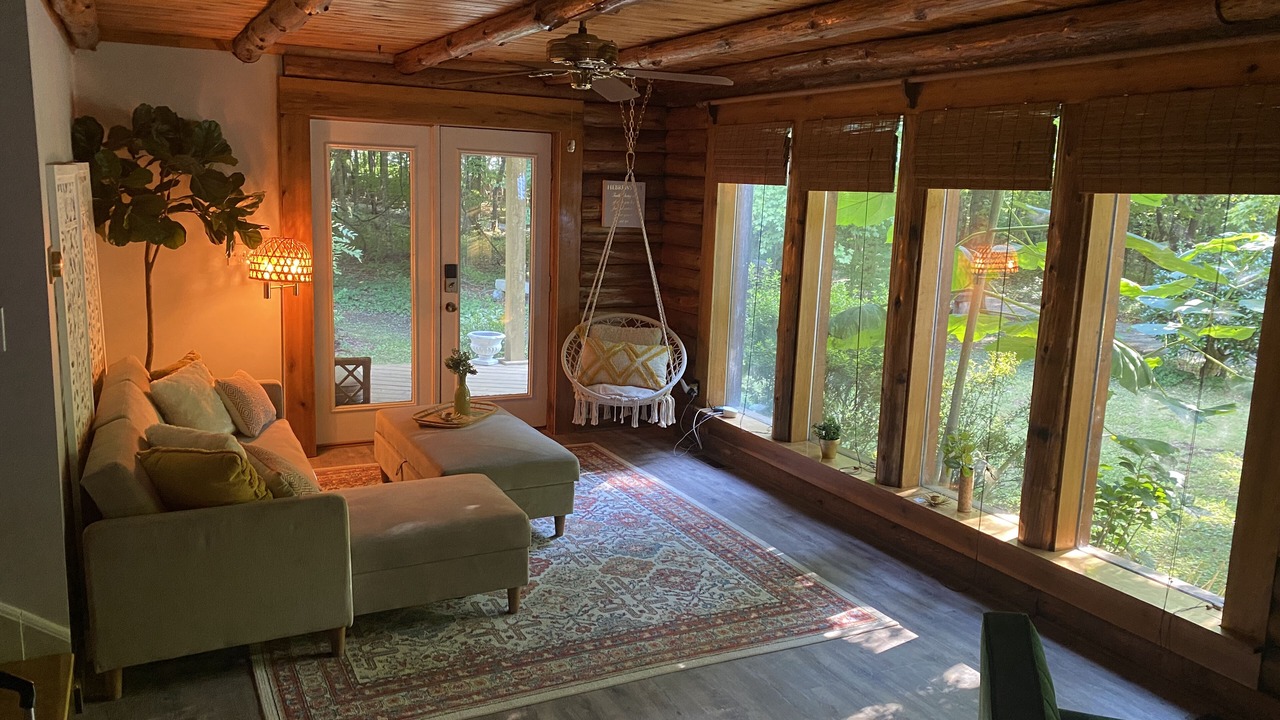 Photo of Livingroom in Olmstead