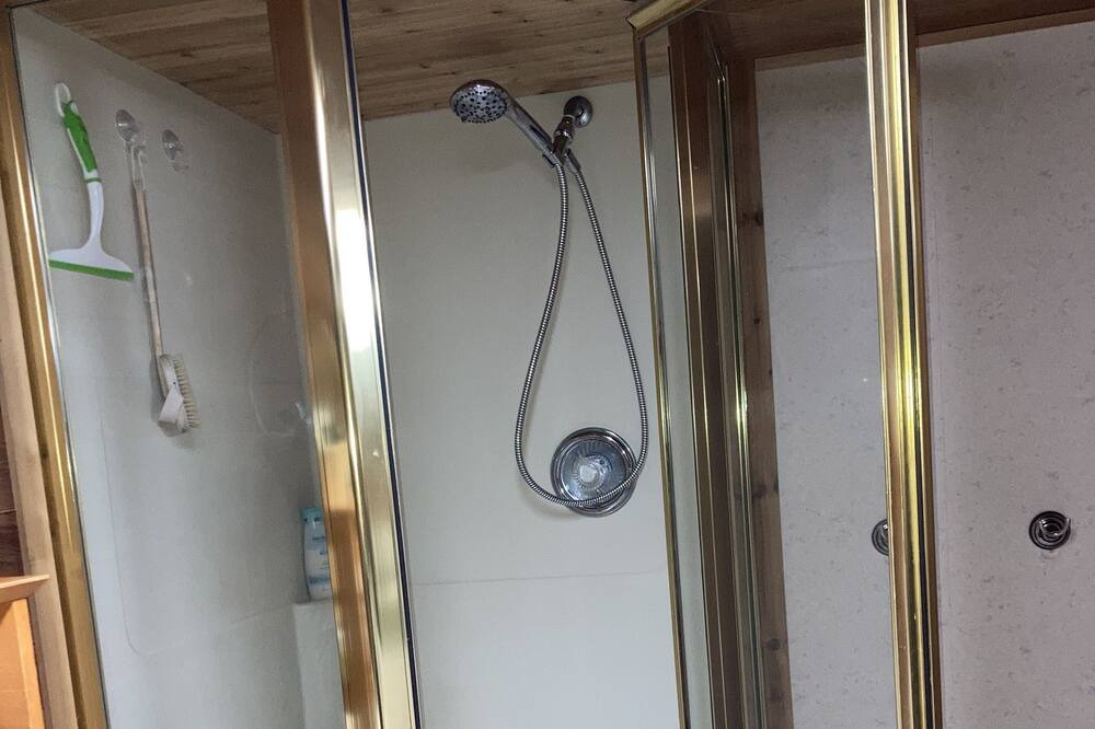 Photo of Bathroom in Dysart et al