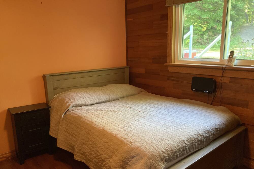 Photo of Bedroom in Dysart et al