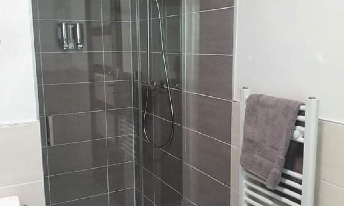 Photo of Bathroom in Salen