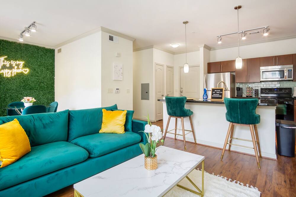 Photo of Livingroom in South Main