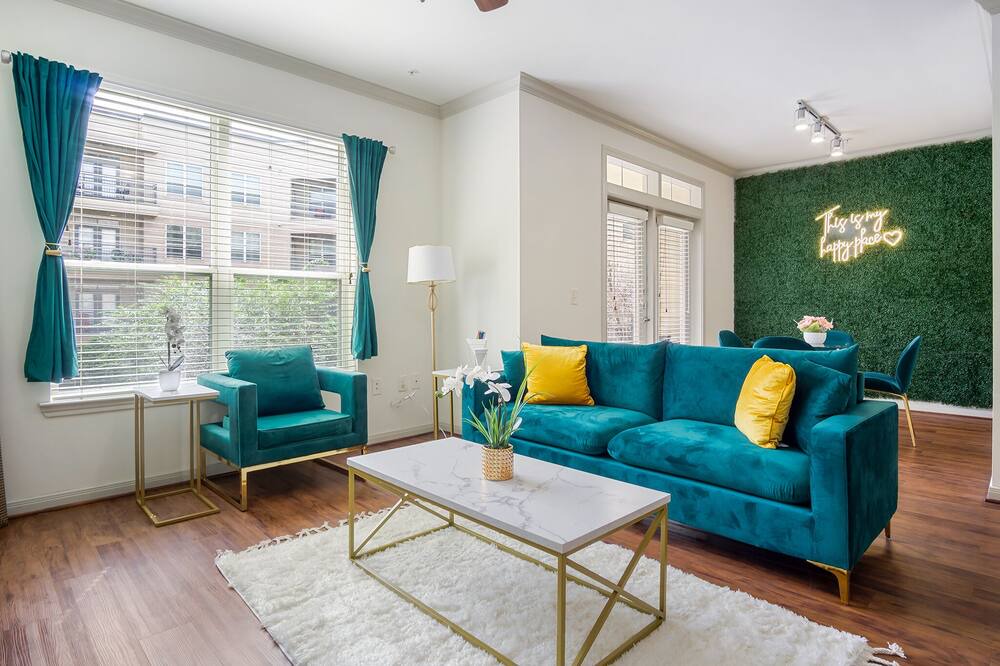 Photo of Livingroom in South Main