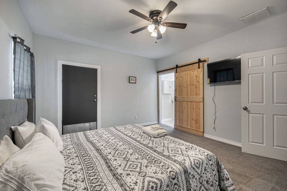 Photo of Bedroom in Highland Park