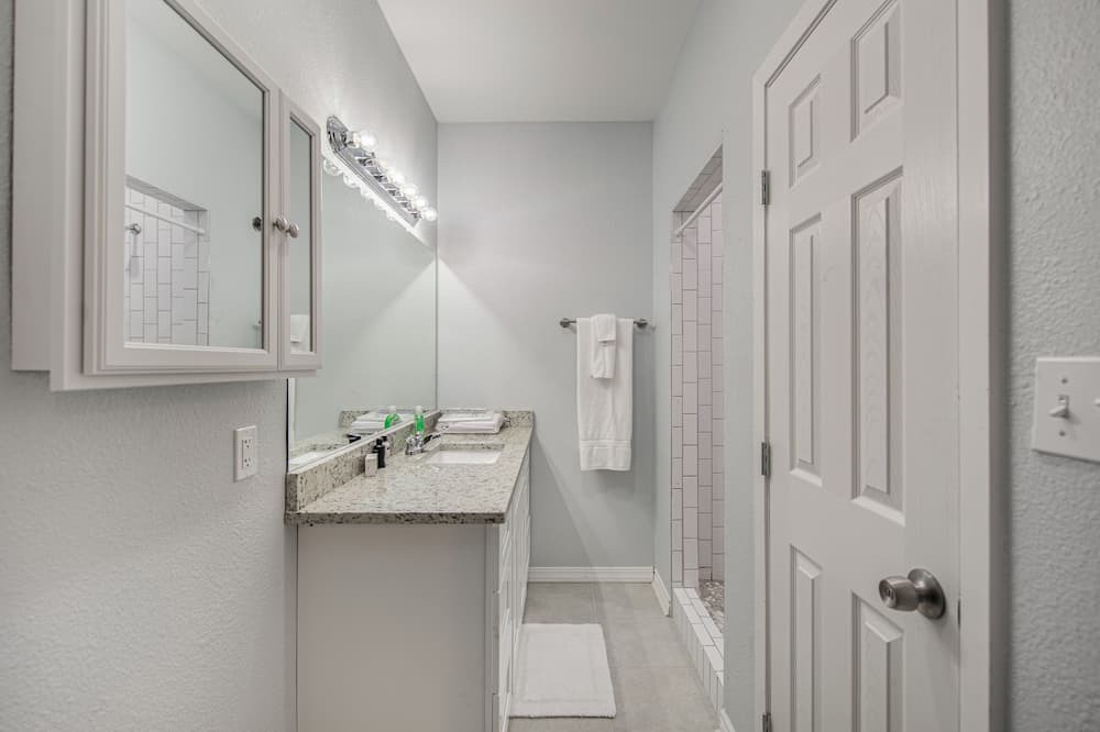 Photo of Bathroom in Highland Park