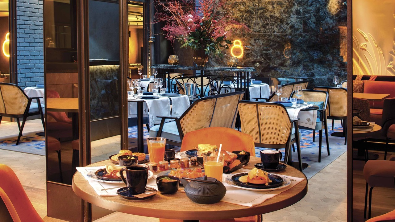 Photo of Others in Champs-Elysees