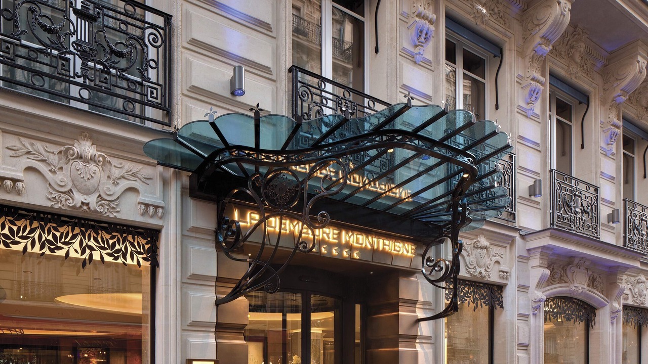 Photo of Outdoor in Champs-Elysees