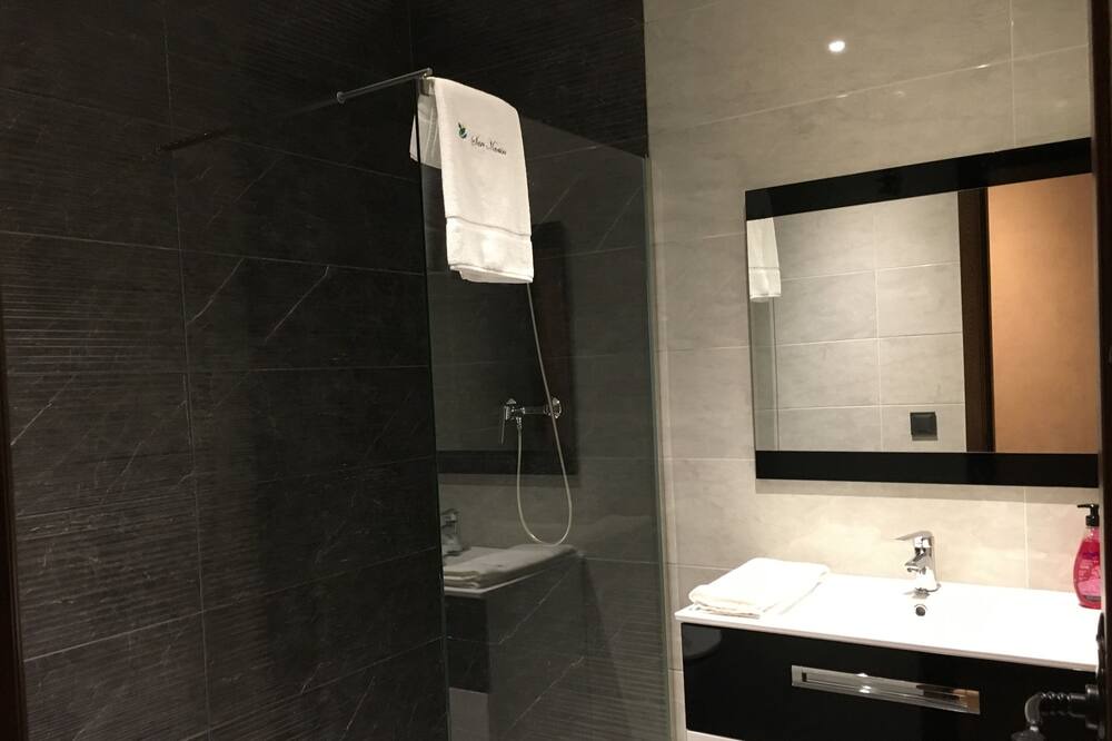 Photo of Bathroom in Fuentiduena