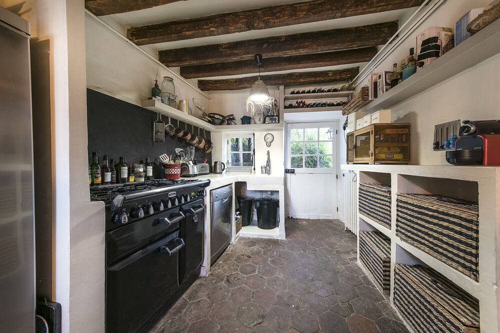 Photo of Kitchen in La Chapelle-Forainvilliers