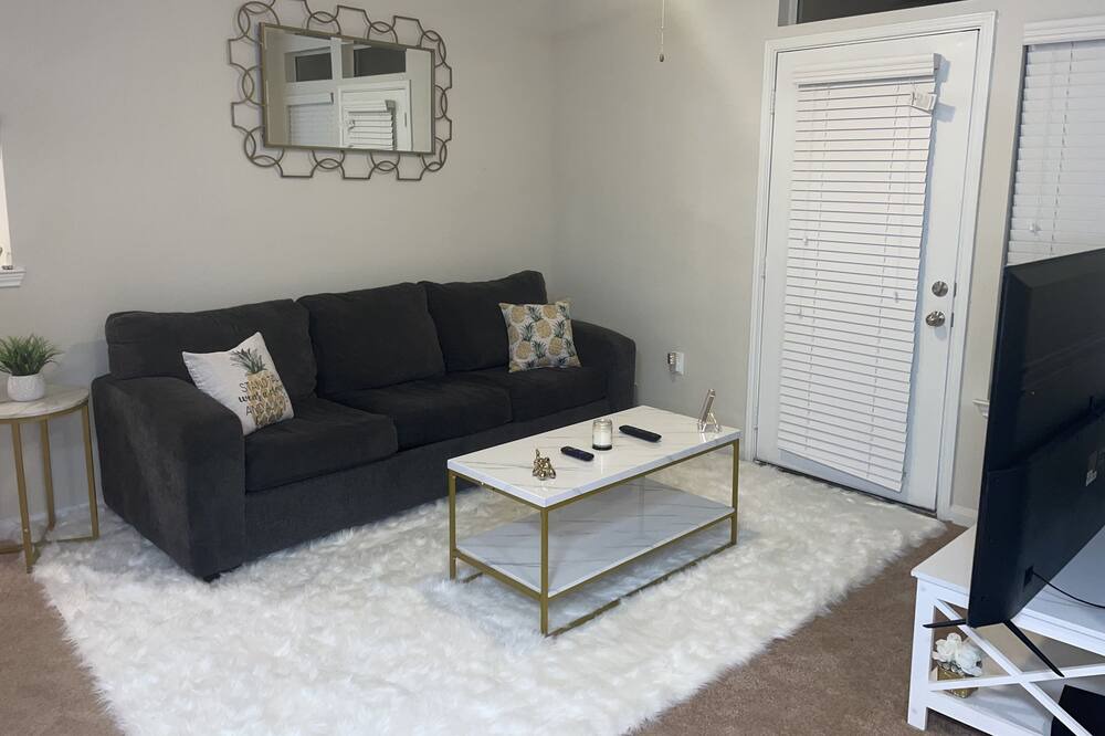 Photo of Livingroom in Scofield Farms