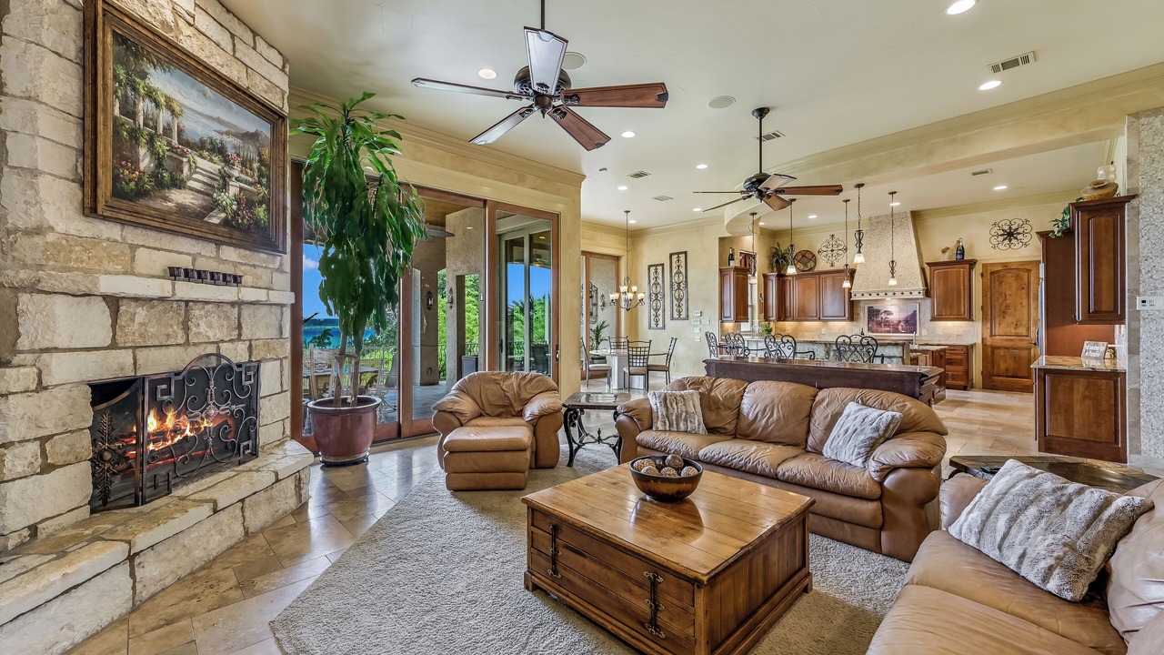 Photo of Livingroom in Comanche Trail