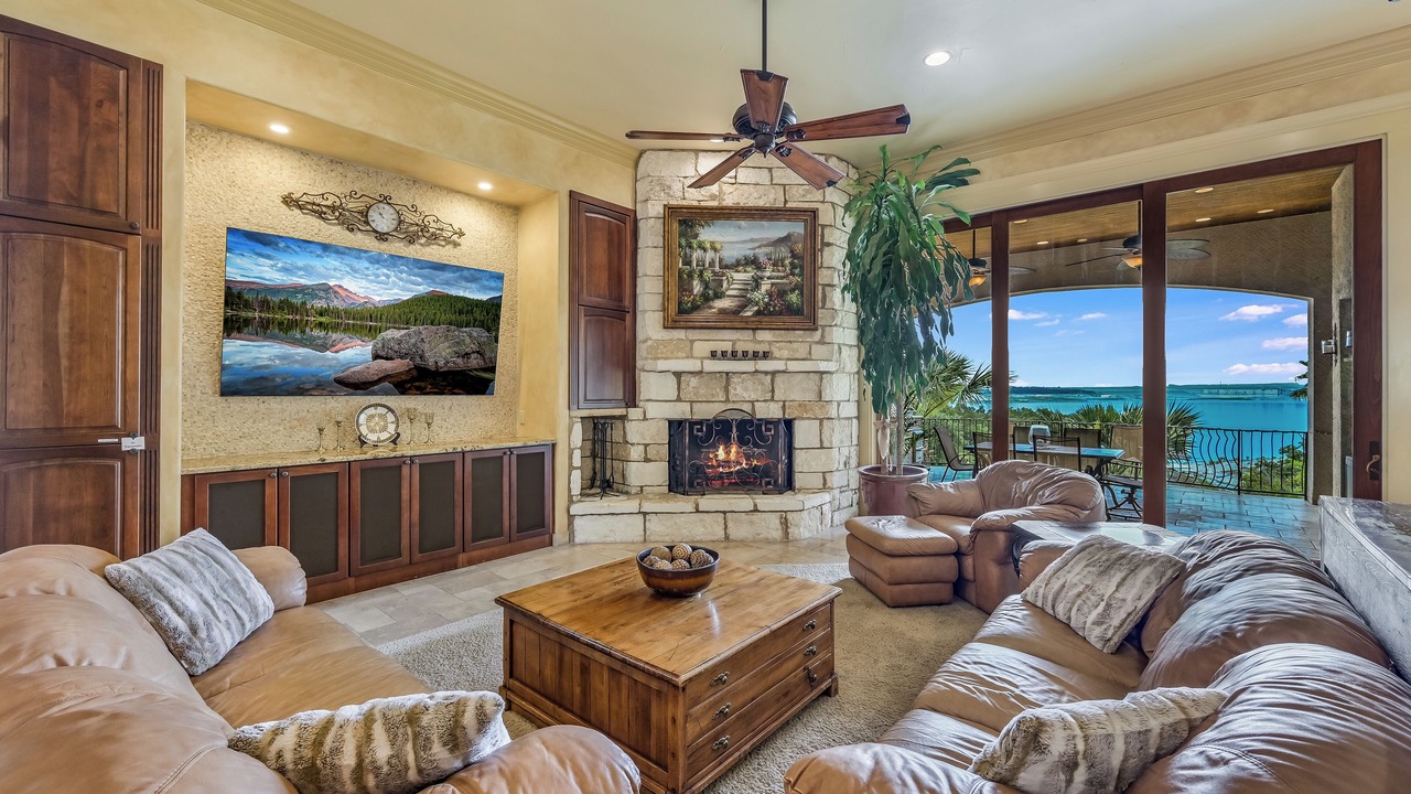 Photo of Livingroom in Comanche Trail