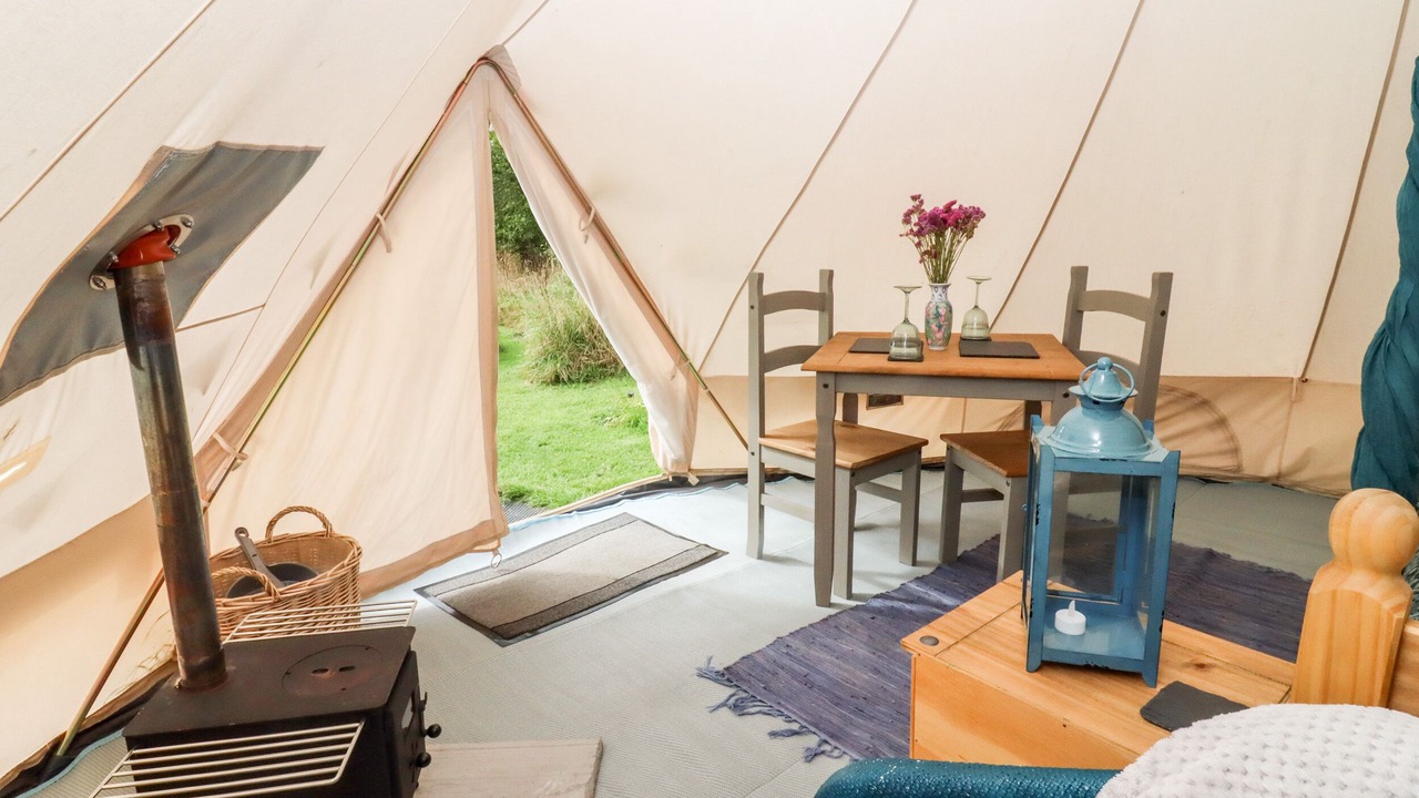 Photo of Livingroom in Westbrook Court