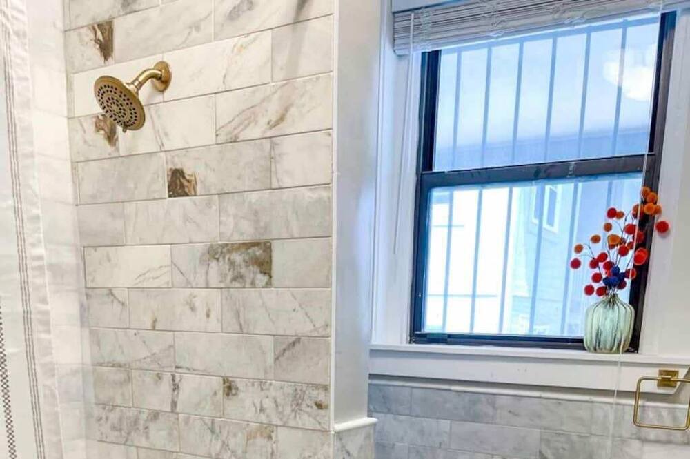 Photo of Bathroom in Hanover Place