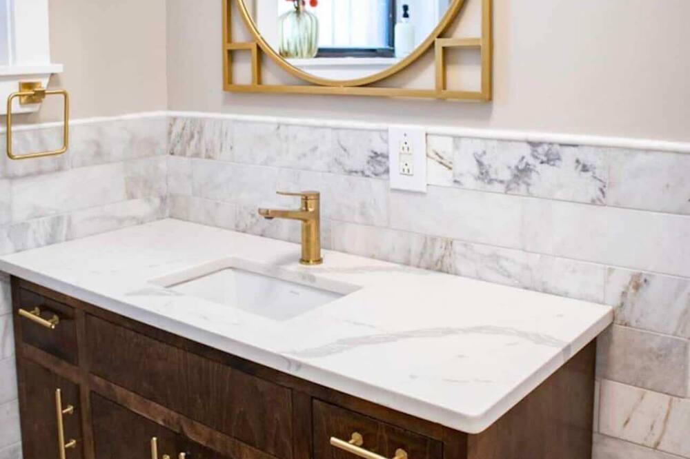 Photo of Bathroom in Hanover Place