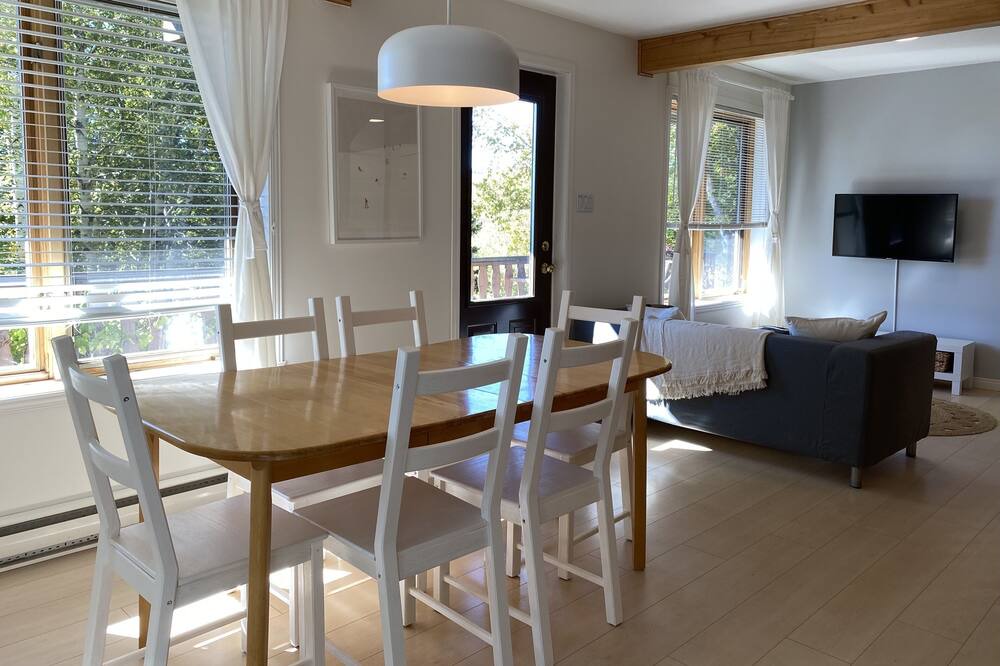 Photo of Kitchen in Petite-Riviere-Saint-Francois