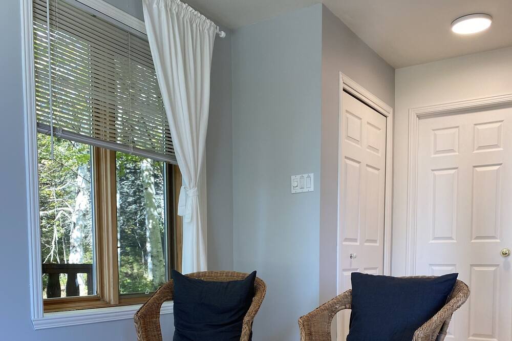 Photo of Livingroom in Petite-Riviere-Saint-Francois