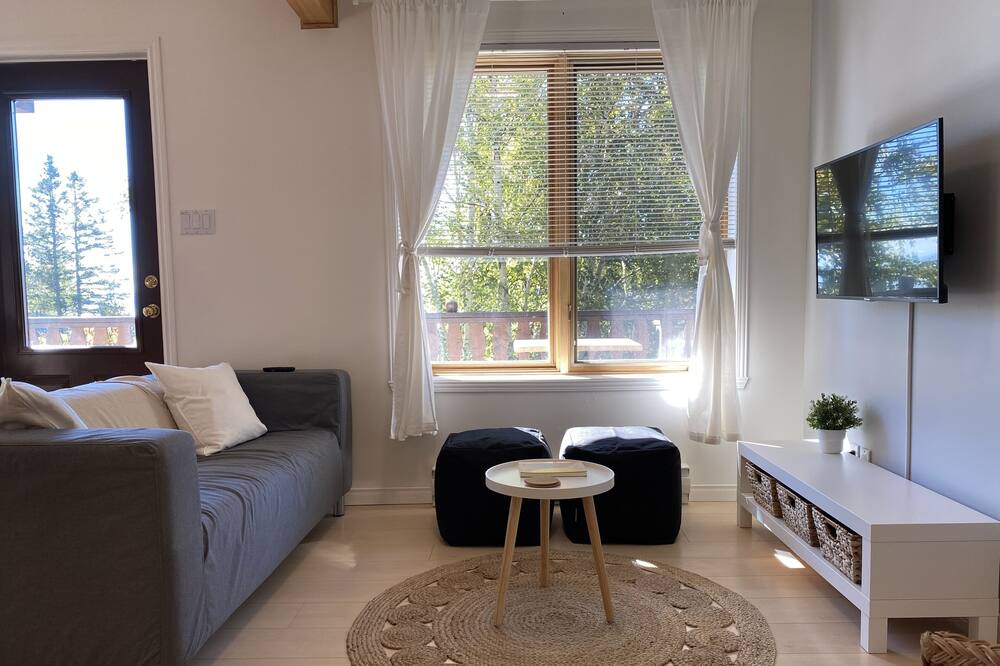 Photo of Livingroom in Petite-Riviere-Saint-Francois