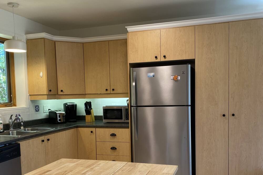 Photo of Kitchen in Petite-Riviere-Saint-Francois