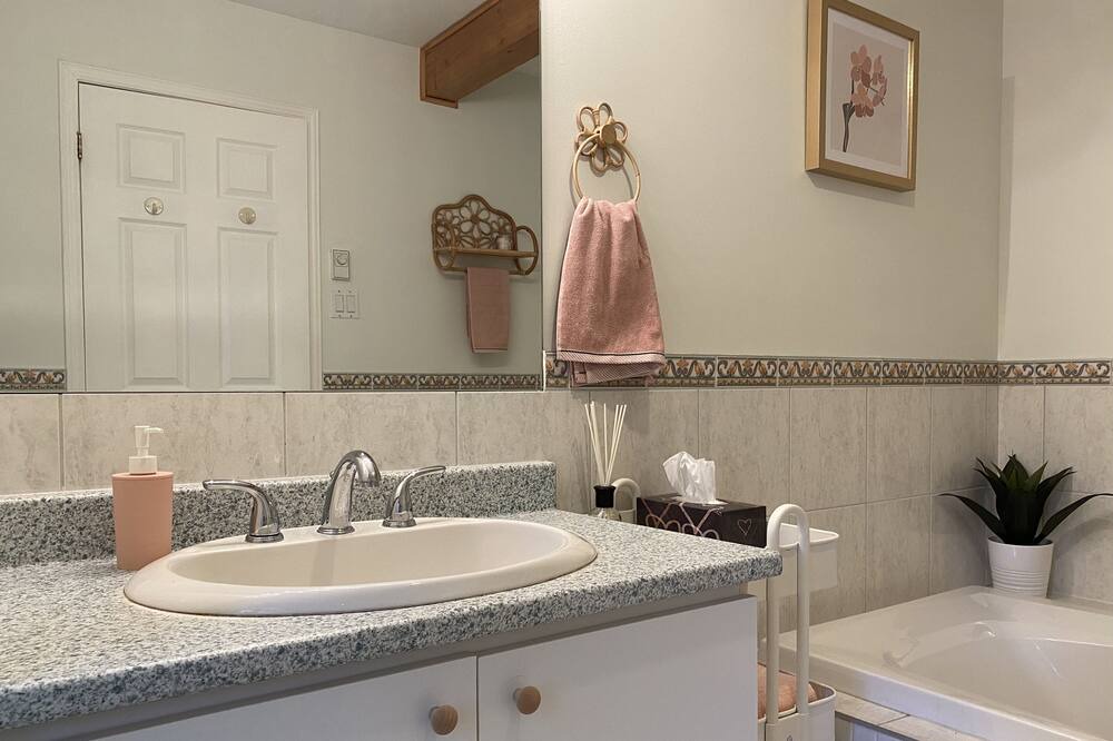 Photo of Bathroom in Petite-Riviere-Saint-Francois