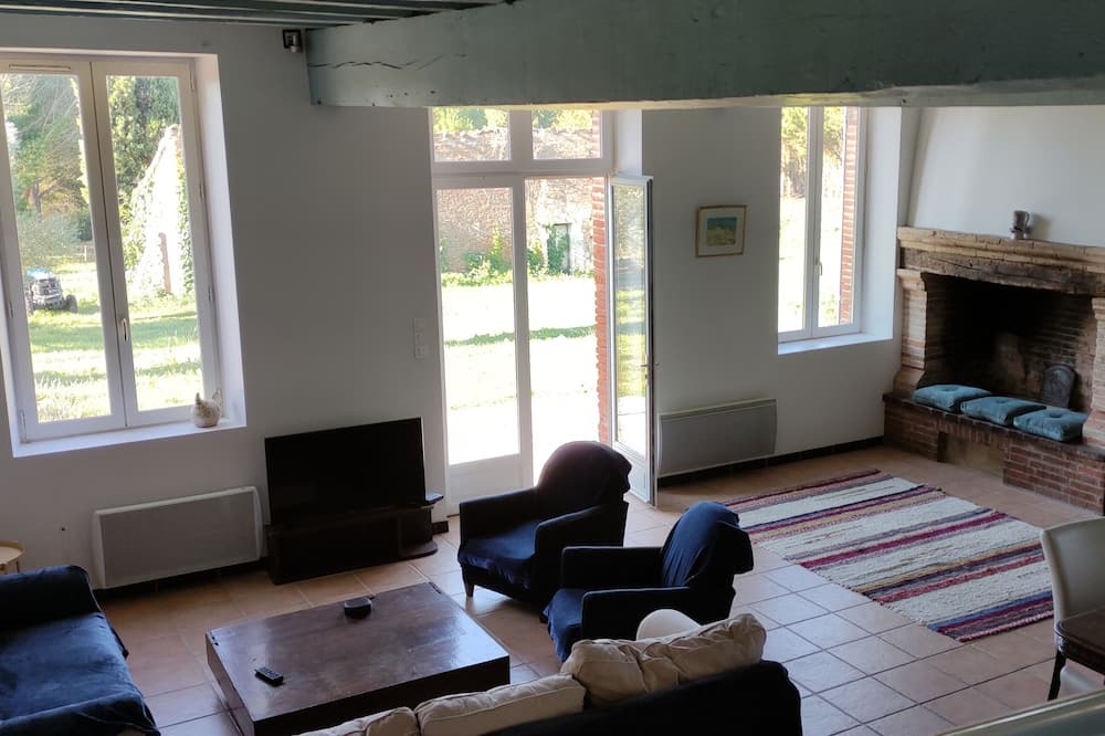 Photo of Livingroom in Bazus