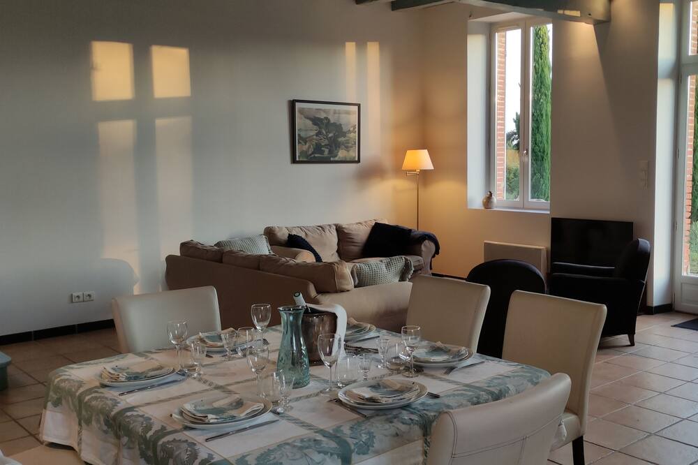 Photo of Livingroom in Bazus