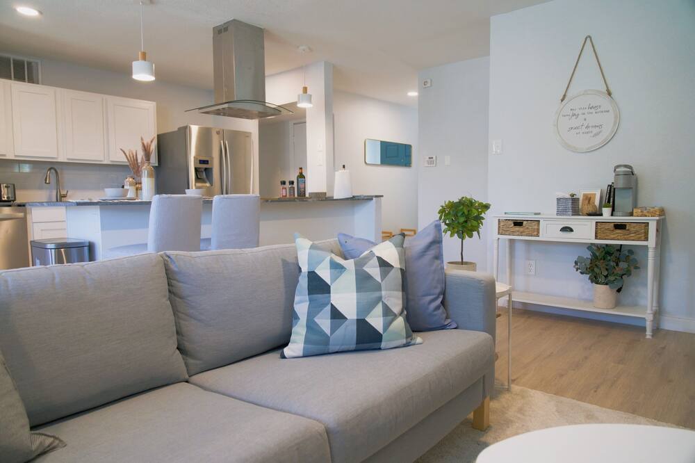 Photo of Livingroom in Allen