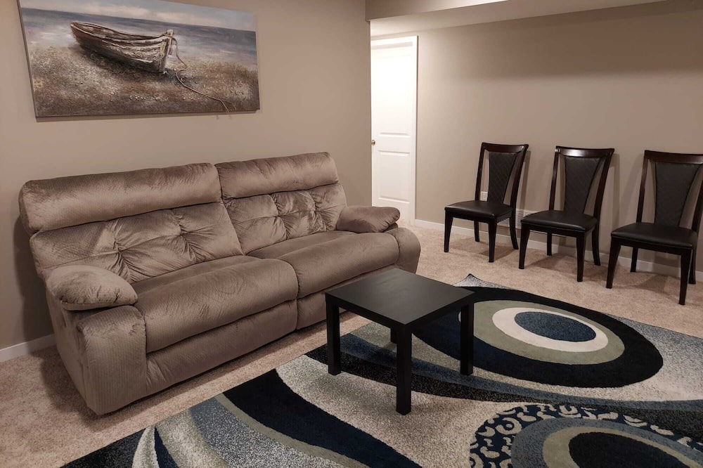 Photo of Livingroom in Oakdale