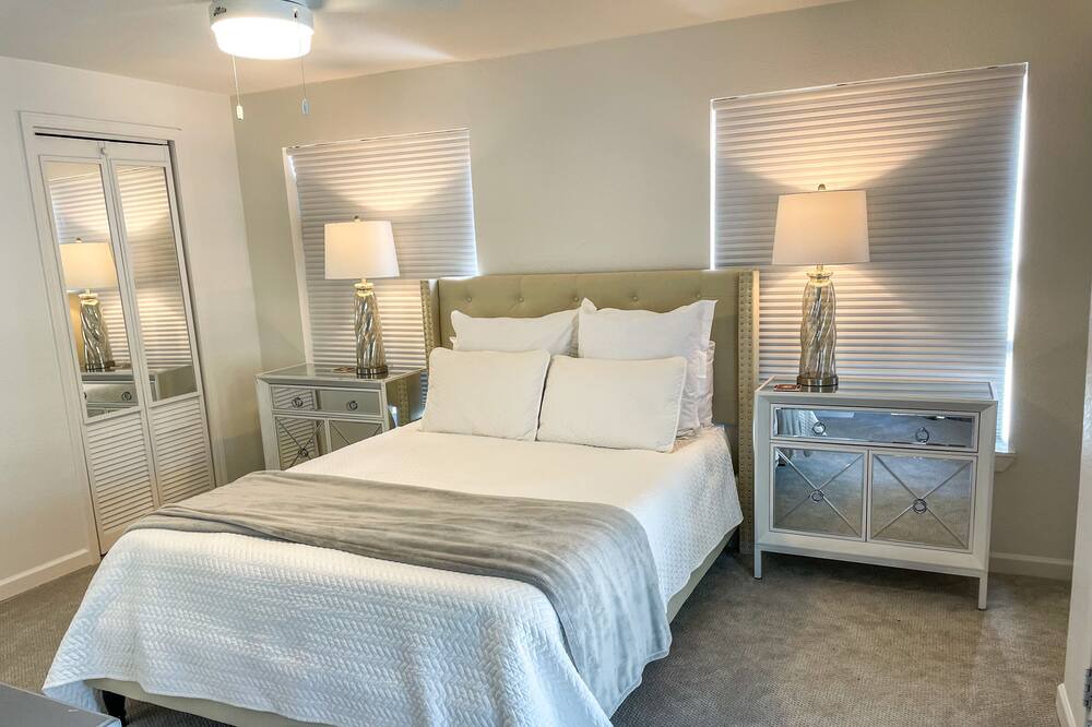 Photo of Bedroom in Knox - Henderson