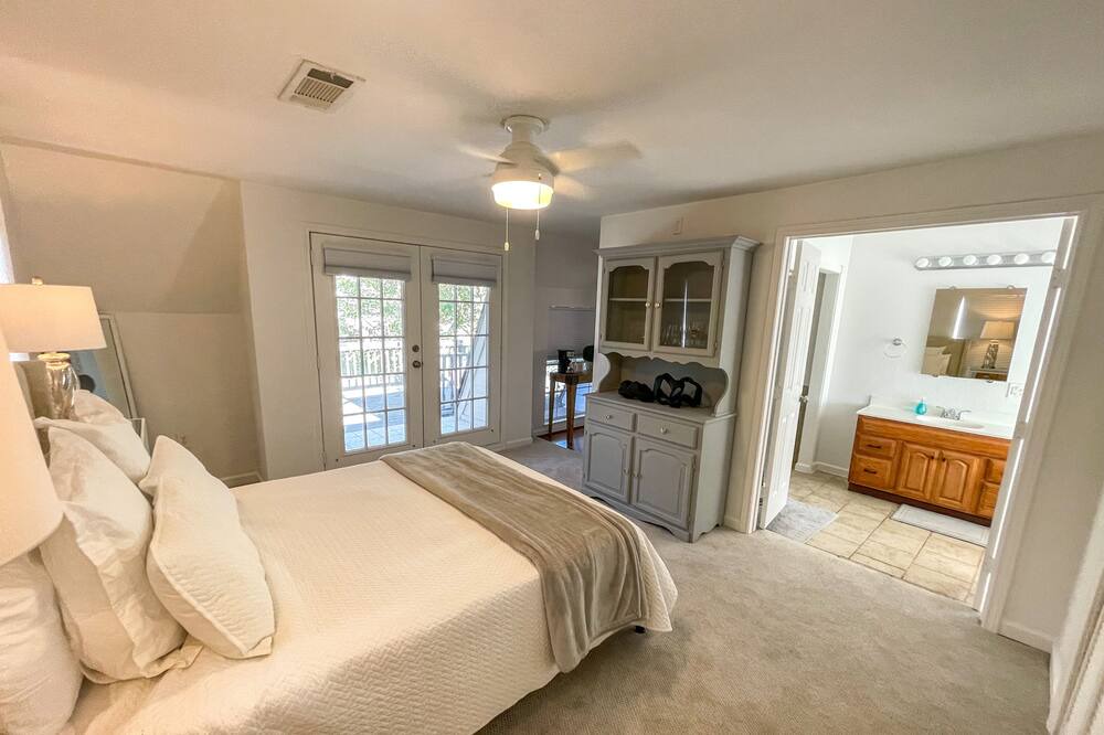Photo of Bedroom in Knox - Henderson