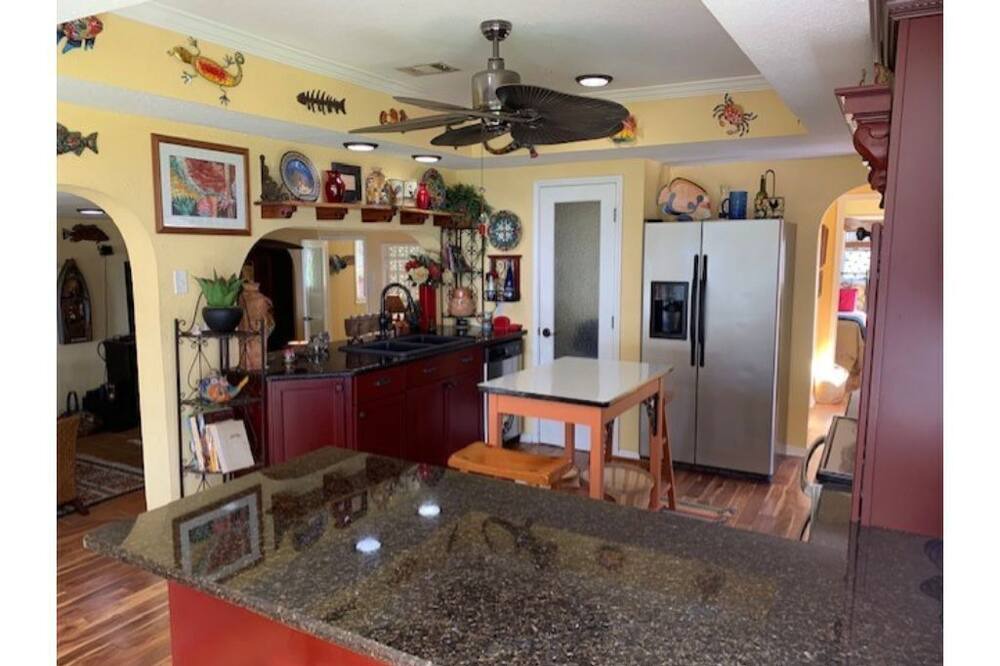 Photo of Kitchen in Broaddus