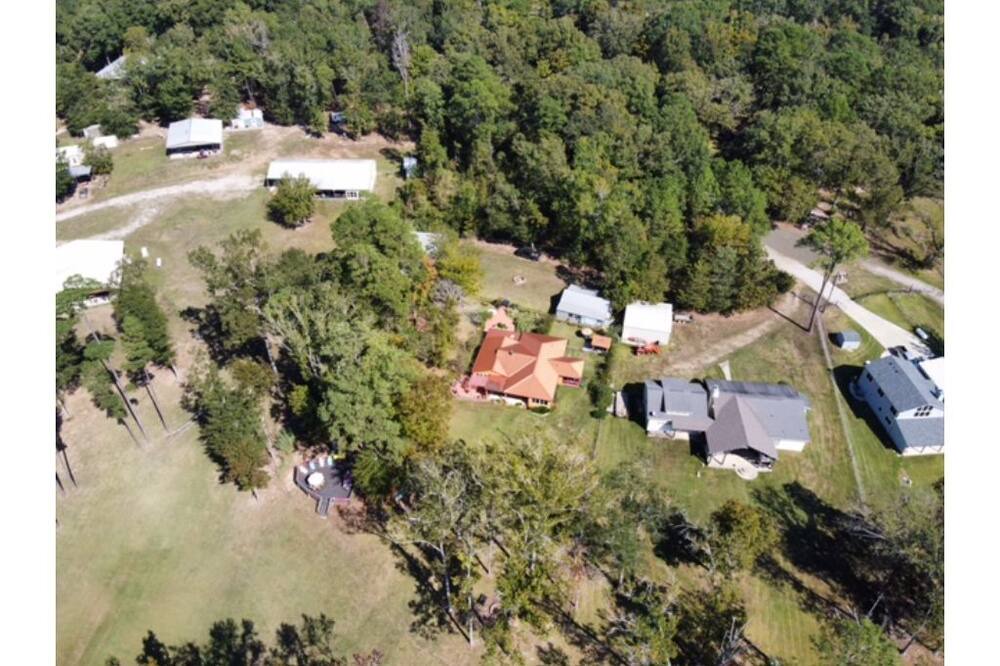 Photo of Outdoor in Broaddus