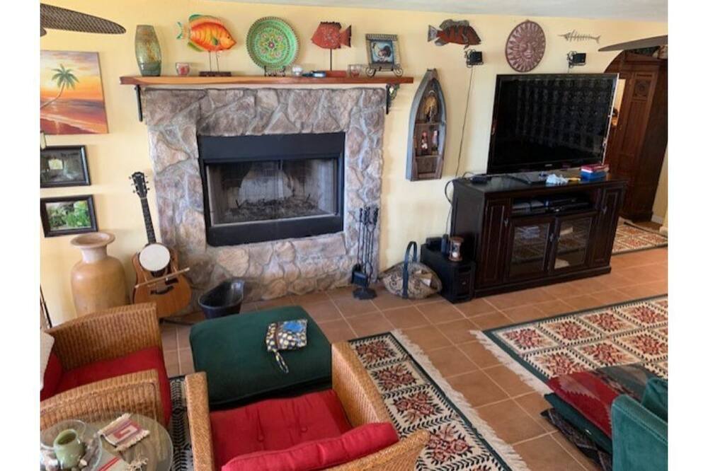 Photo of Livingroom in Broaddus