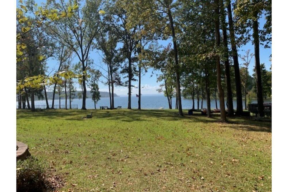 Photo of Outdoor in Broaddus