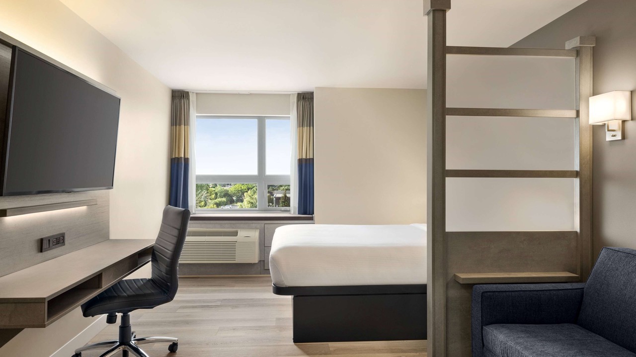 Photo of Bedroom in Dorval
