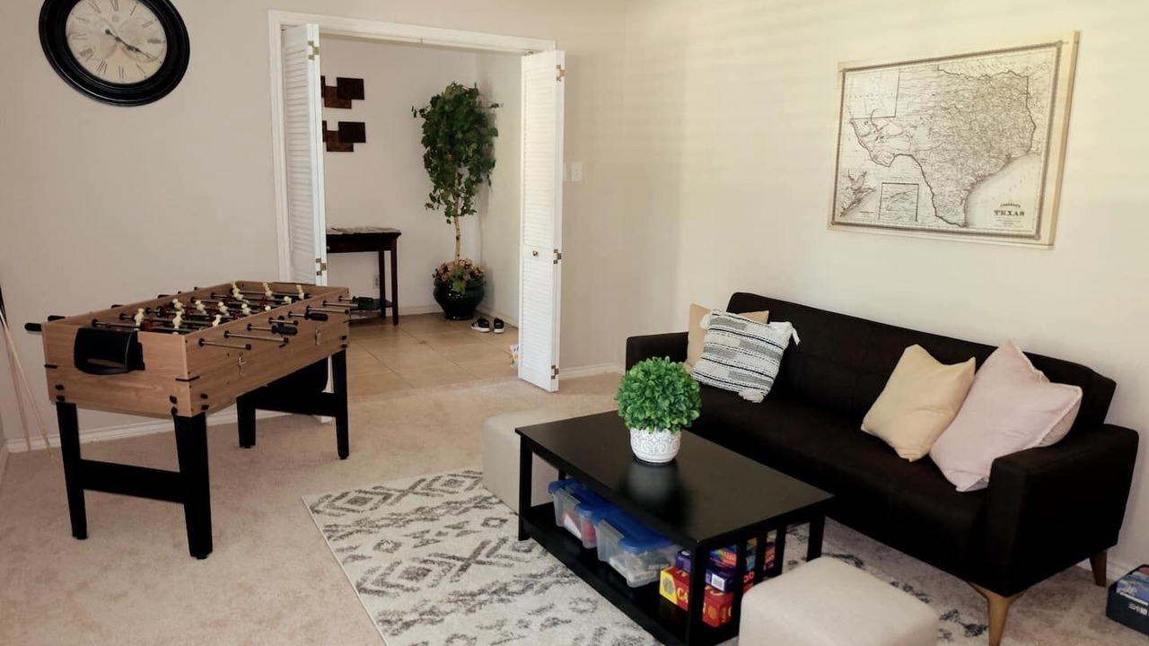Photo of Livingroom in Grogan's Mill