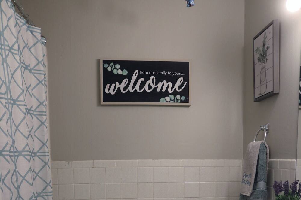 Photo of Bathroom in Redmont Park