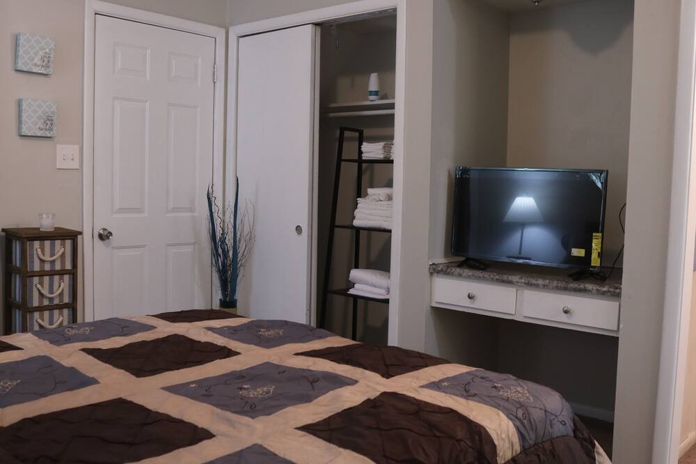 Photo of Bedroom in Redmont Park