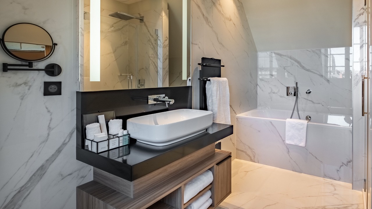 Photo of Bathroom in Tours City Centre