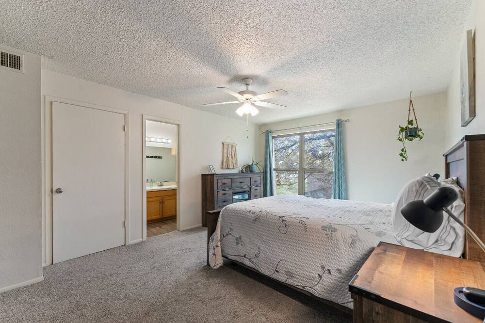 Photo of Bedroom in Lake Brownwood