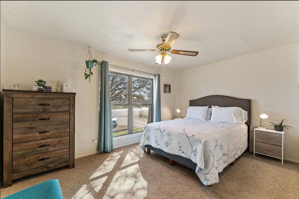 Photo of Bedroom in Lake Brownwood
