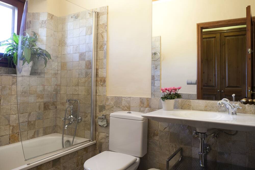 Photo of Bathroom in La Tallada d'Emporda