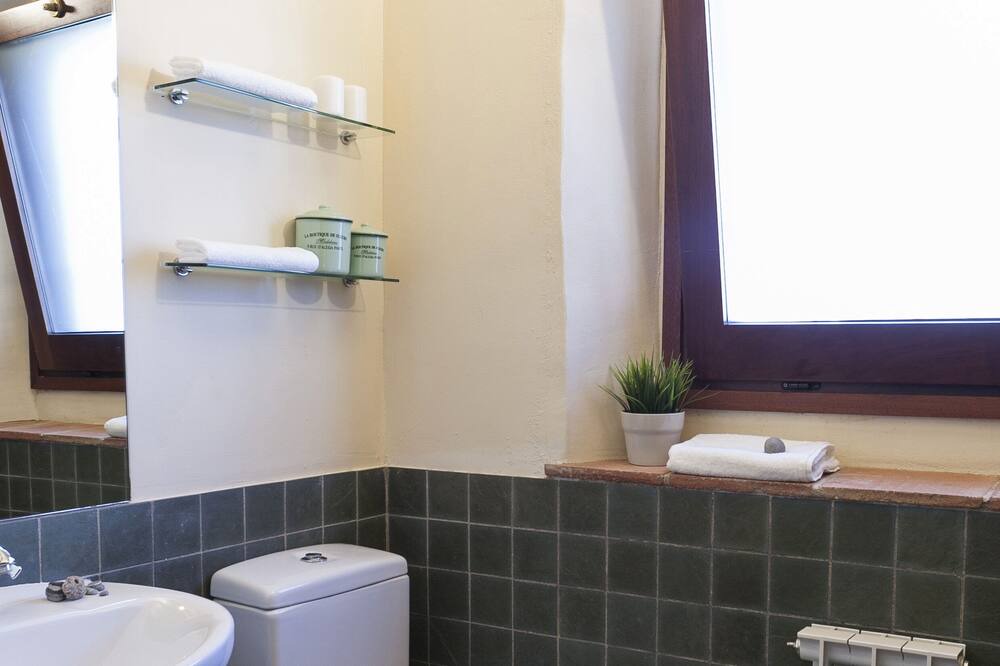 Photo of Bathroom in La Tallada d'Emporda