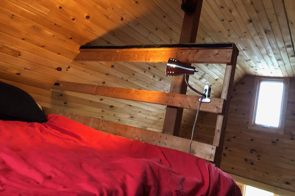 Photo of Bedroom in Amherstview