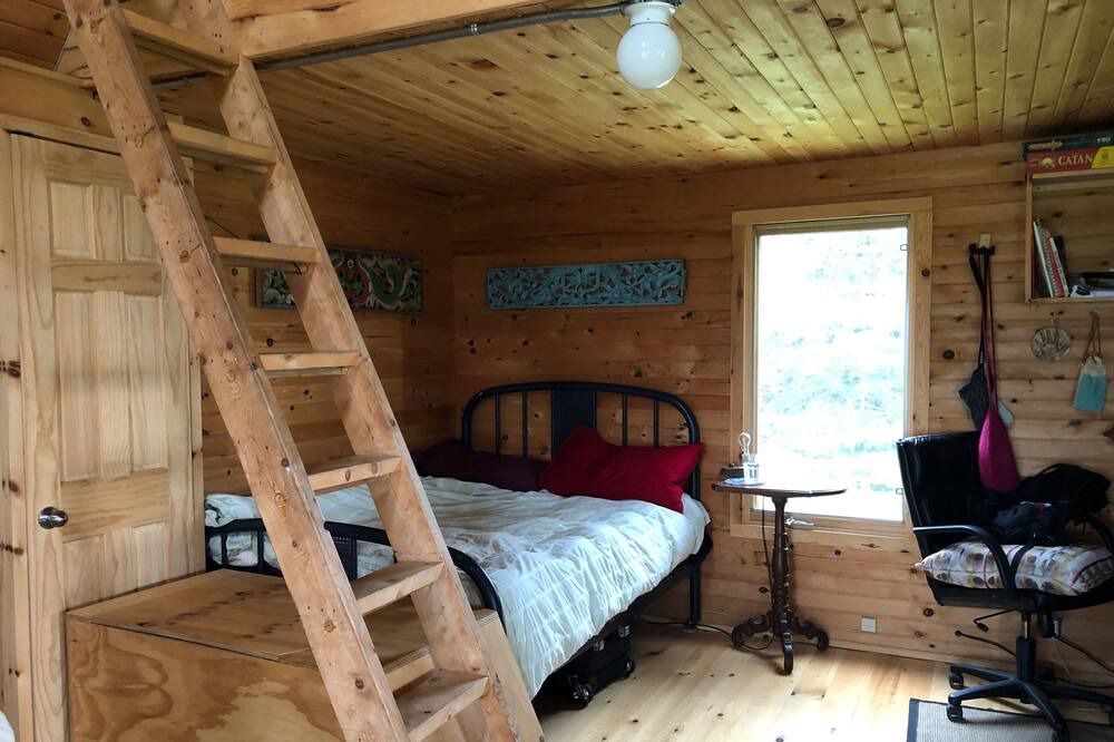 Photo of Bedroom in Amherstview
