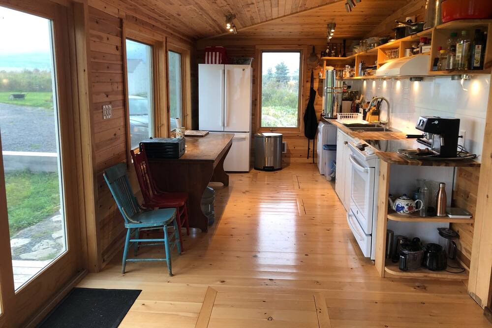 Photo of Livingroom in Amherstview